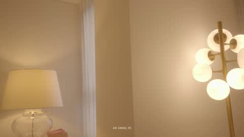 emma_lu1 online show from December 2025 09:53:02 PM