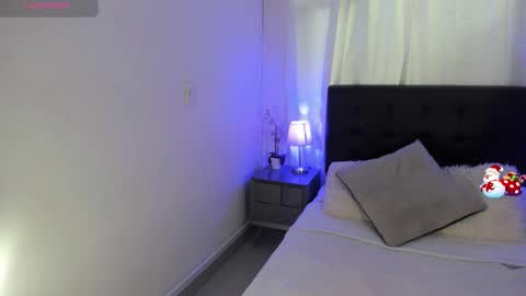 Snapshot of emma_martiin chatting on January 2026 07:06:01 PM Im Emma online show from January 2026 07:06:01 PM