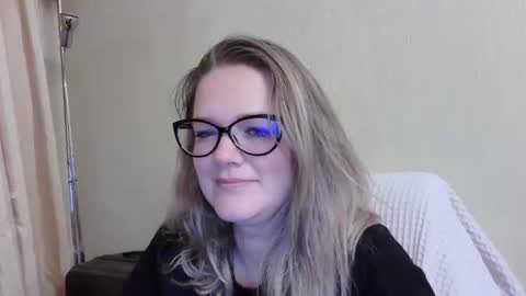 Snapshot of emma_misty_ chatting on September 2025 04:32:02 PM emma_misty_ online show from September 2025 04:32:02 PM