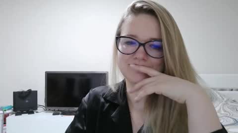 Snapshot of emma_misty_ chatting on February 2026 08:09:02 PM emma_misty_ online show from February 2026 08:09:02 PM