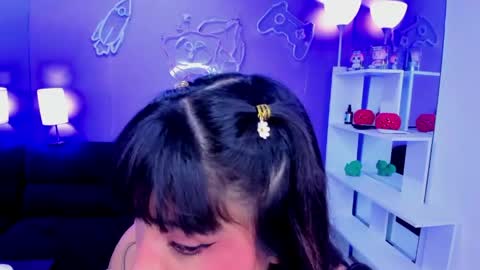 Snapshot of emma_monserratt chatting on May 2026 11:17:02 AM Emma Monserratt online show from May 2026 11:17:02 AM