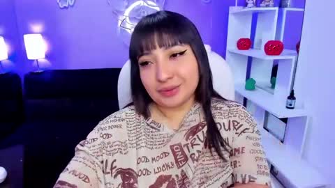 Snapshot of emma_monserratt chatting on May 2026 11:25:01 AM Emma Monserratt online show from May 2026 11:25:01 AM