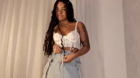 Snapshot of emma_morgann chatting on February 2025 11:15:01 AM Emma Morgann online show from February 2025 11:15:01 AM