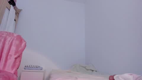 Emma   online show from December 2024 12:01:02 PM