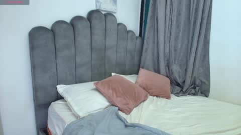emma_saenz01 online show from May 2026 01:33:01 AM