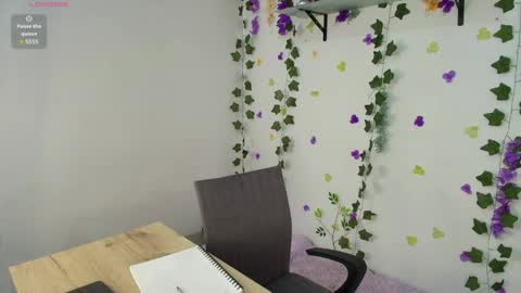 Emma Sanz online show from May 2026 01:19:01 PM