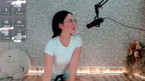 Snapshot of emma_unu chatting on January 2026 02:39:02 AM Emma online show from January 2026 02:39:02 AM