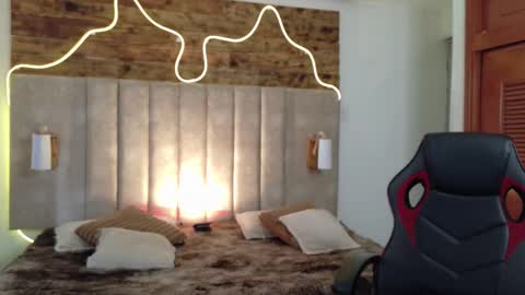 Snapshot of emma_visconti chatting on September 2025 01:04:01 PM emma_visconti online show from September 2025 01:04:01 PM