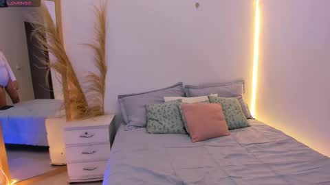 emma_woods__ online show from November 2025 01:47:02 PM