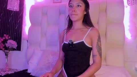 Snapshot of emmaa00_ chatting on April 2026 09:15:01 AM emmaa00_ online show from April 2026 09:15:01 AM