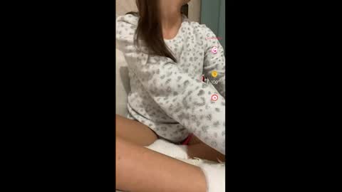 Snapshot of emmaamazingeyes chatting on October 2025 04:42:01 PM Emma 31487 online show from October 2025 04:42:01 PM