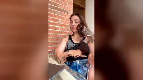 Snapshot of emmablue10 chatting on February 2026 10:21:01 PM EMMA BLUE online show from February 2026 10:21:01 PM