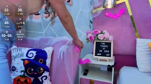 emma cortez online show from October 2025 12:17:02 PM