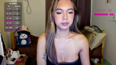 Snapshot of emmacoxx24 chatting on May 2026 10:05:01 PM SweetGirlEmma online show from May 2026 10:05:01 PM