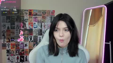 Snapshot of emmadarkk chatting on November 2025 07:46:02 AM Emma online show from November 2025 07:46:02 AM