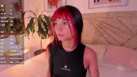 Snapshot of emmaduff_ chatting on June 2026 11:47:01 AM online show from June 2026 11:47:01 AM