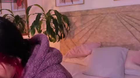 Snapshot of emmaduff_ chatting on June 2026 11:53:01 AM online show from June 2026 11:53:01 AM