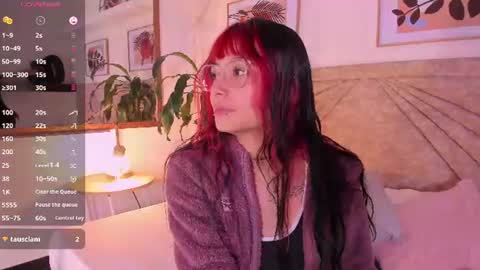 Snapshot of emmaduff_ chatting on June 2026 11:42:02 AM online show from June 2026 11:42:02 AM