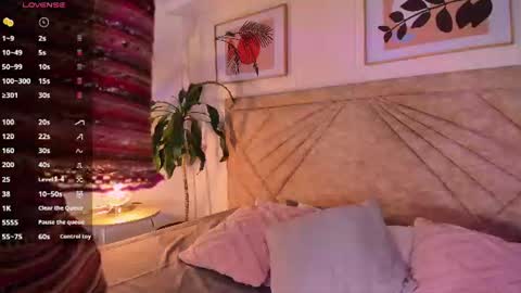 Snapshot of emmaduff_ chatting on June 2026 11:52:02 AM online show from June 2026 11:52:02 AM