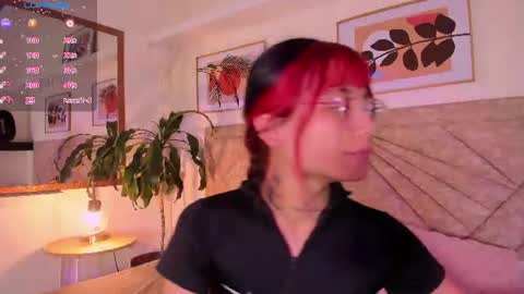 Snapshot of emmaduff_ chatting on June 2026 11:45:01 AM online show from June 2026 11:45:01 AM