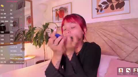 Snapshot of emmaduff_ chatting on June 2026 11:57:01 AM online show from June 2026 11:57:01 AM