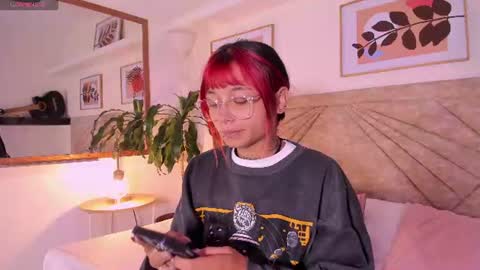 Snapshot of emmaduff_ chatting on June 2026 11:57:01 AM online show from June 2026 11:57:01 AM