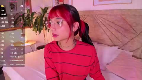 Snapshot of emmaduff_ chatting on June 2026 11:42:01 AM online show from June 2026 11:42:01 AM