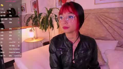 Snapshot of emmaduff_ chatting on June 2026 11:37:02 AM online show from June 2026 11:37:02 AM