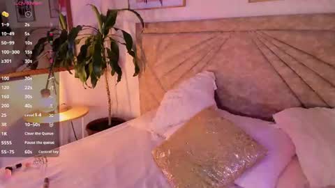 Snapshot of emmaduff_ chatting on June 2026 11:43:02 AM online show from June 2026 11:43:02 AM