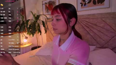 Snapshot of emmaduff_ chatting on July 2026 11:48:01 AM online show from July 2026 11:48:01 AM