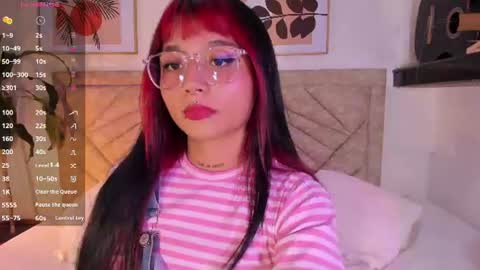 Snapshot of emmaduff_ chatting on July 2026 07:52:01 PM online show from July 2026 07:52:01 PM