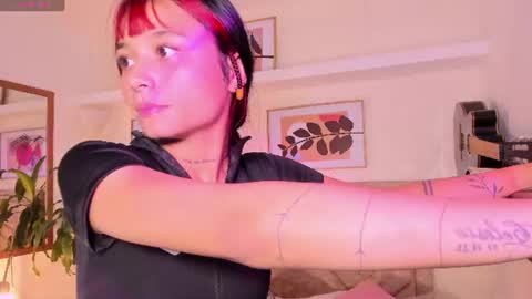 Snapshot of emmaduff_ chatting on July 2026 08:05:01 PM online show from July 2026 08:05:01 PM