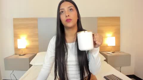 emmaespencer  online show from June 2026 08:19:01 PM