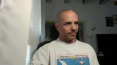 Ariel online show from November 2025 05:09:01 AM