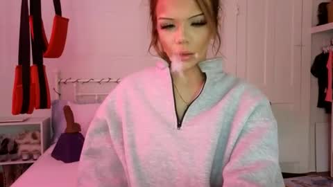 Snapshot of emmagray01 chatting on January 2025 09:29:02 PM emmagray01 online show from January 2025 09:29:02 PM