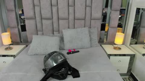 EMMA HILL online show from May 2026 11:03:02 AM
