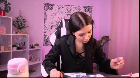 Snapshot of emmakeam_ chatting on December 2024 06:46:02 AM Emma online show from December 2024 06:46:02 AM