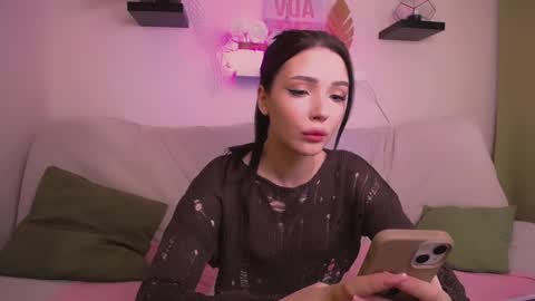 Snapshot of emmakeam_ chatting on January 2025 05:09:01 AM Emma online show from January 2025 05:09:01 AM