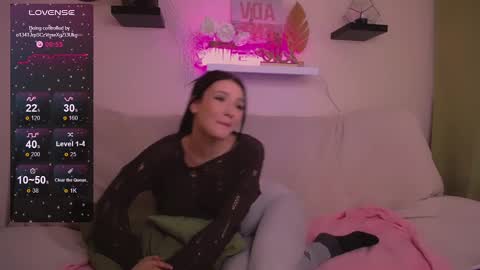 Snapshot of emmakeam_ chatting on January 2025 08:11:02 AM Emma online show from January 2025 08:11:02 AM