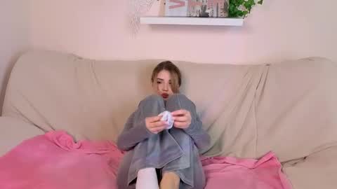 Snapshot of emmakeam_ chatting on October 2025 04:11:01 AM Emma online show from October 2025 04:11:01 AM