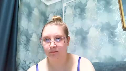 emmamelody online show from June 2026 05:15:02 PM
