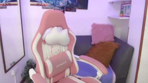 Emma  online show from December 2024 11:16:01 PM