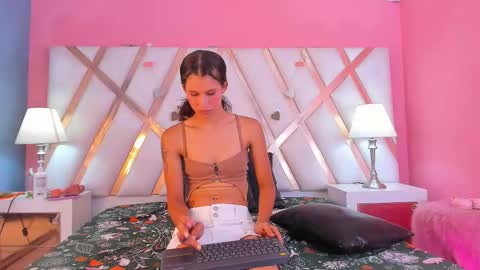 Emmapetty online show from September 2025 10:14:01 PM