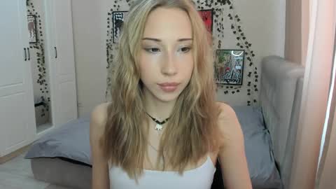 Snapshot of emmarayder chatting on April 2026 11:33:01 AM Emma online show from April 2026 11:33:01 AM