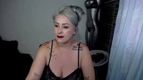 Emma online show from April 2026 10:14:02 PM