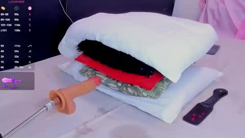 emmarouss1 online show from March 2026 02:25:02 PM