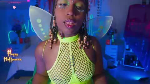 Sara online show from October 2025 11:44:01 AM