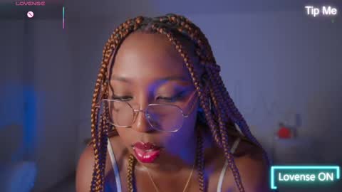 Sara online show from November 2025 11:42:01 AM