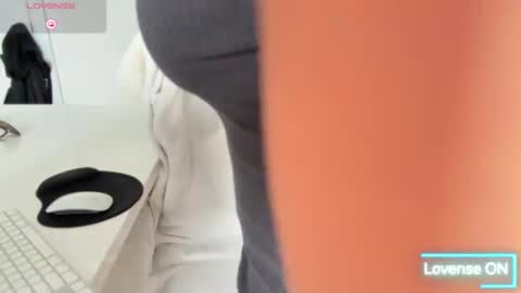 Snapshot of emmaskyee_ chatting on September 2025 01:26:02 PM Emma Skyee online show from September 2025 01:26:02 PM