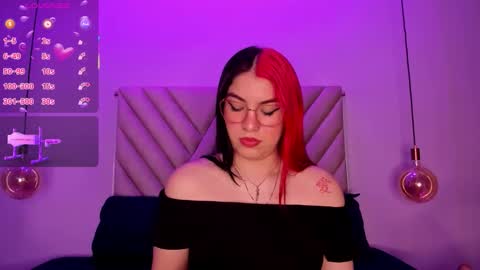 Snapshot of emmaswift1 chatting on September 2025 01:49:01 AM Emma online show from September 2025 01:49:01 AM